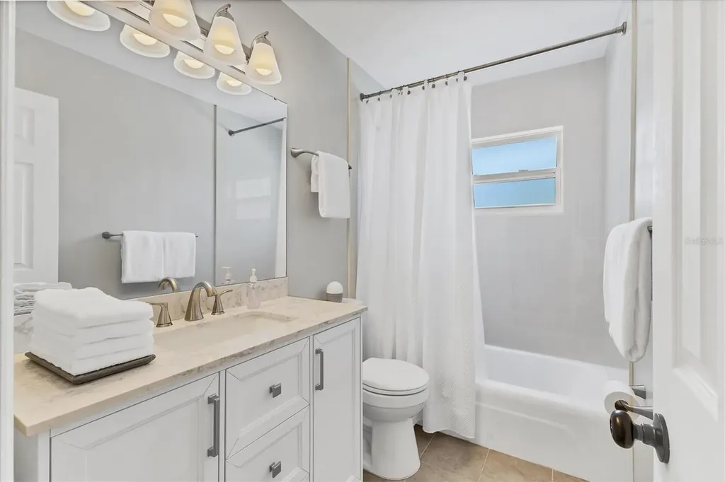 2402 33rd Street W Bradenton FL 34205