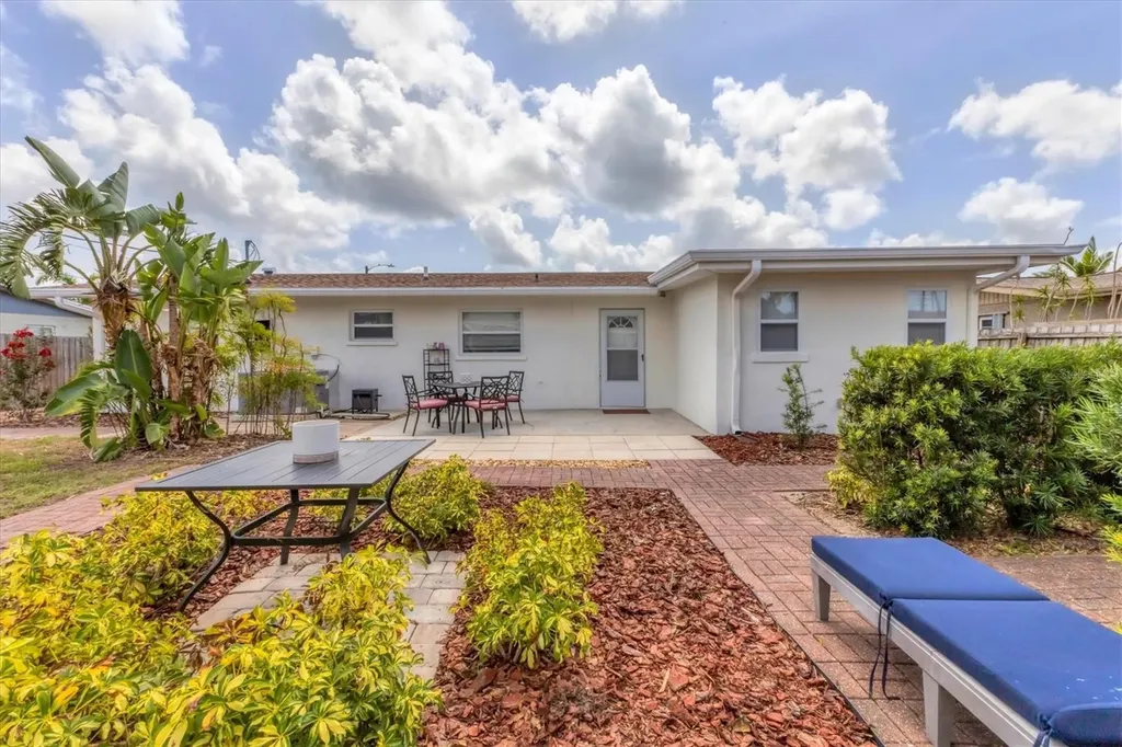 2402 33rd Street W Bradenton FL 34205