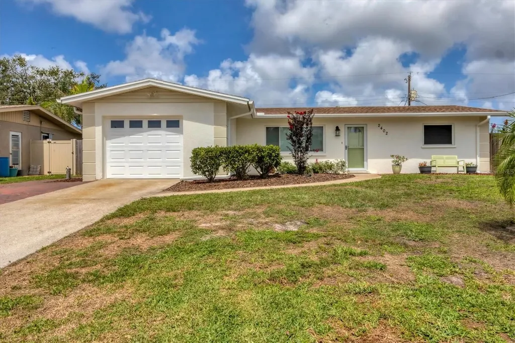 2402 33rd Street W Bradenton FL 34205
