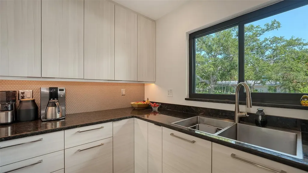 2516 Goldenrod Street Sarasota FL 34239