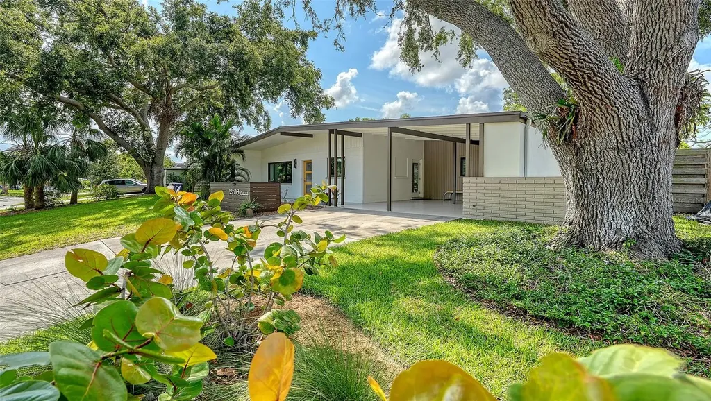 2516 Goldenrod Street Sarasota FL 34239