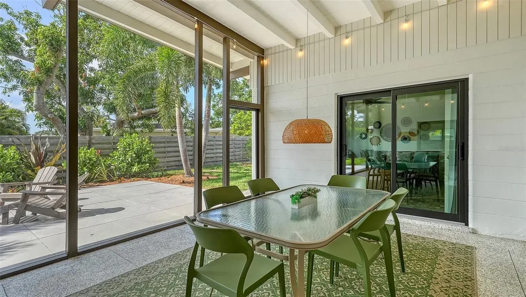 2516 Goldenrod Street Sarasota FL 34239