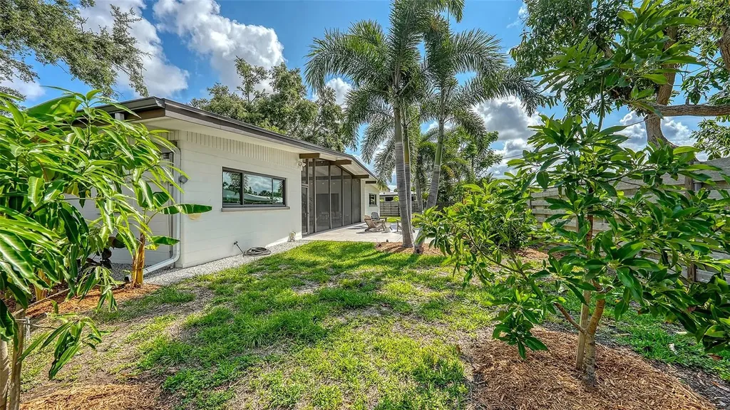 2516 Goldenrod Street Sarasota FL 34239