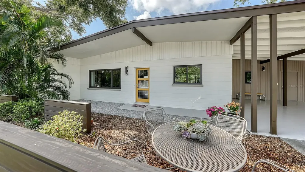 2516 Goldenrod Street Sarasota FL 34239
