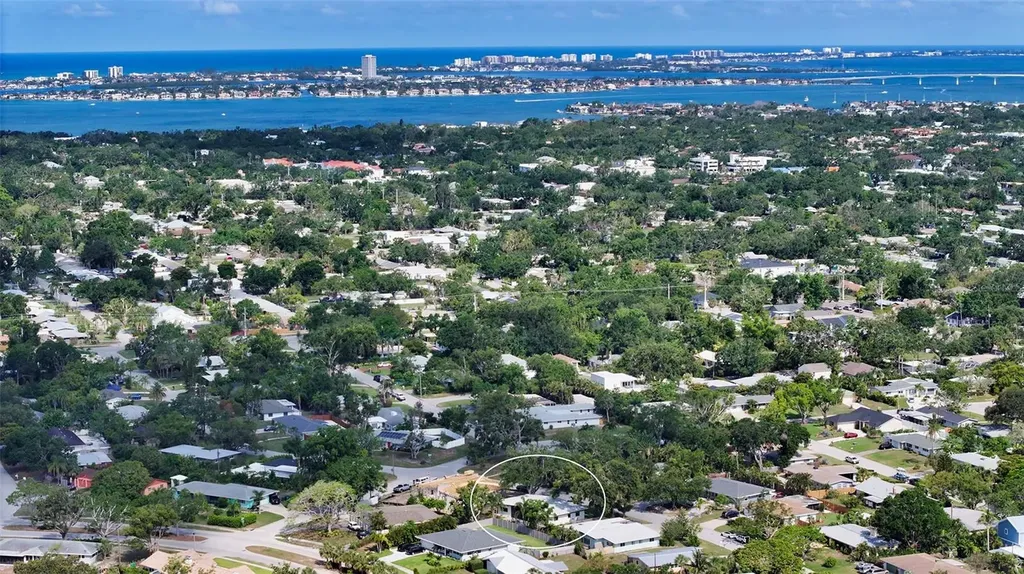 2516 Goldenrod Street Sarasota FL 34239