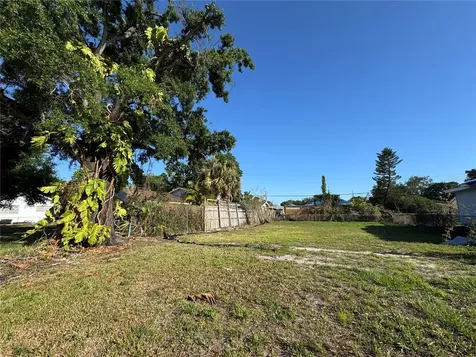 2415 Corrine Street Tampa FL 33605