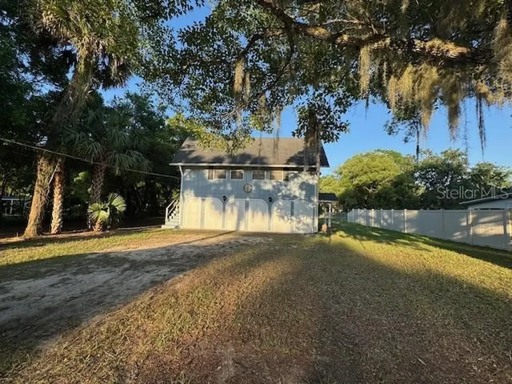206 Plum Avenue Interlachen FL 32148