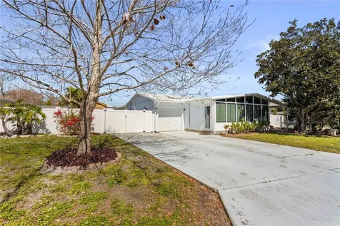 1701 66th Avenue N St Petersburg FL 33702