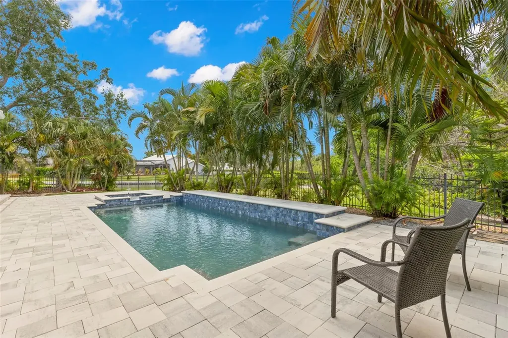 1171 Red Maple Circle NE St Petersburg FL 33703