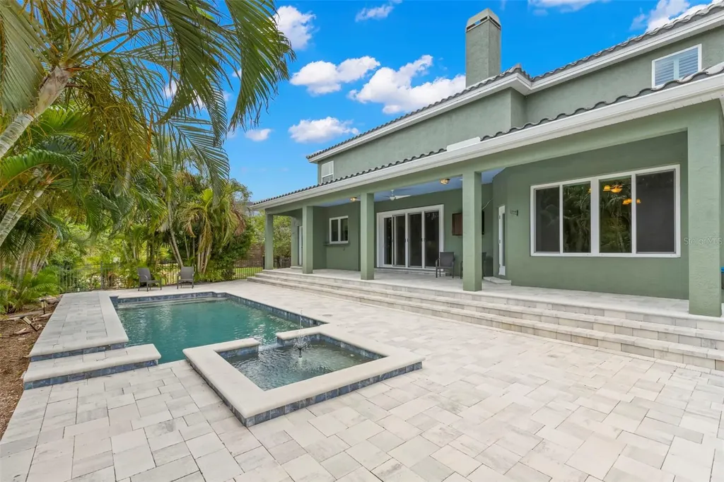 1171 Red Maple Circle NE St Petersburg FL 33703