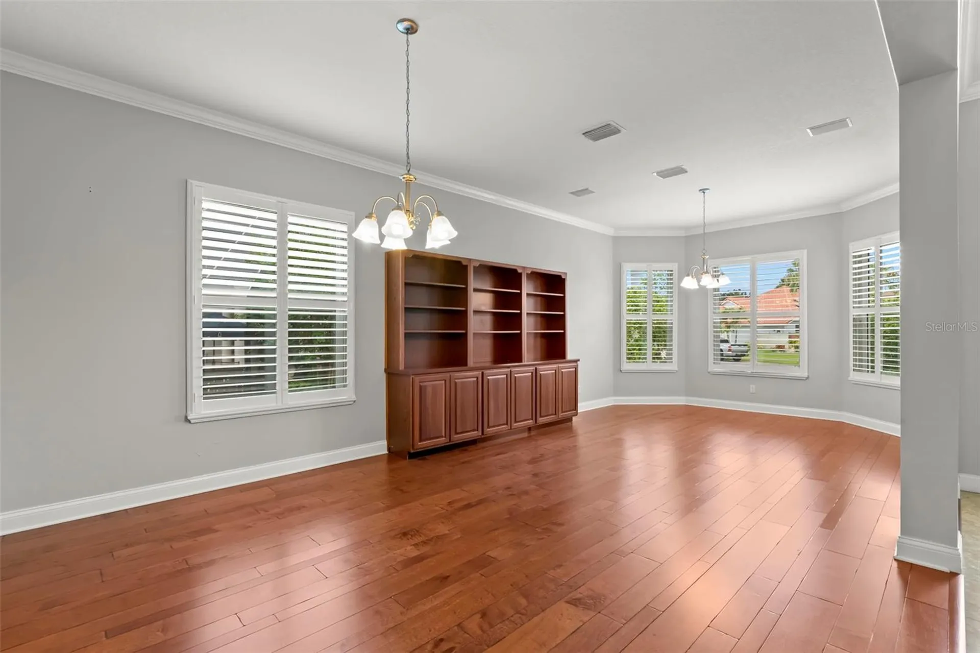 1171 Red Maple Circle NE St Petersburg FL 33703