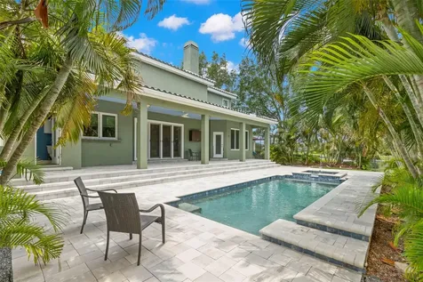 1171 Red Maple Circle NE St Petersburg FL 33703