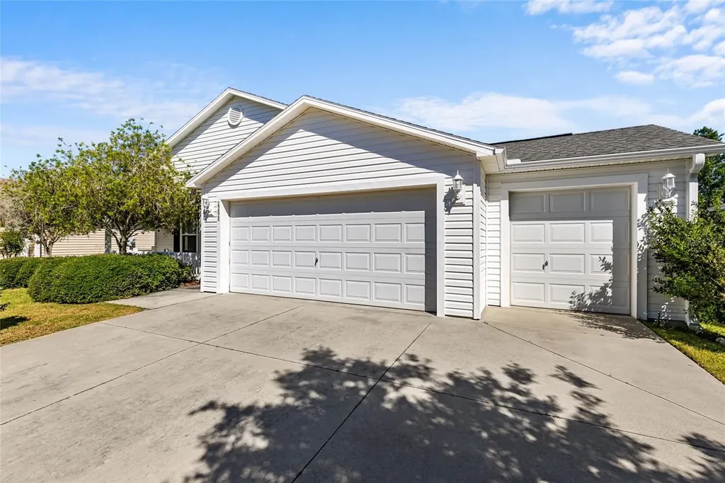 2297 Montbrook Place The Villages FL 32162