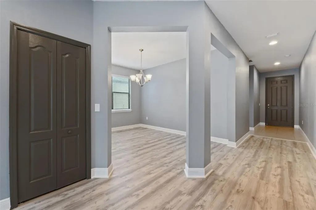 11006 Tahiti Isle Lane Tampa FL 33647