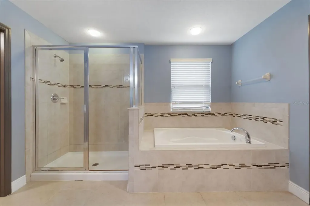 11006 Tahiti Isle Lane Tampa FL 33647