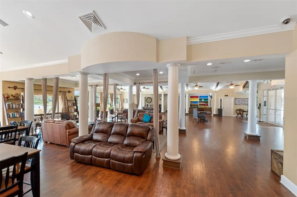 11006 Tahiti Isle Lane Tampa FL 33647