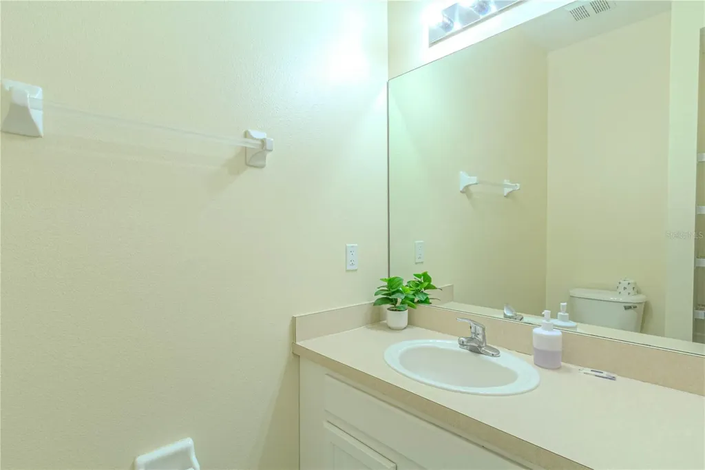 8502 Crystal Cove Loop Kissimmee FL 34747