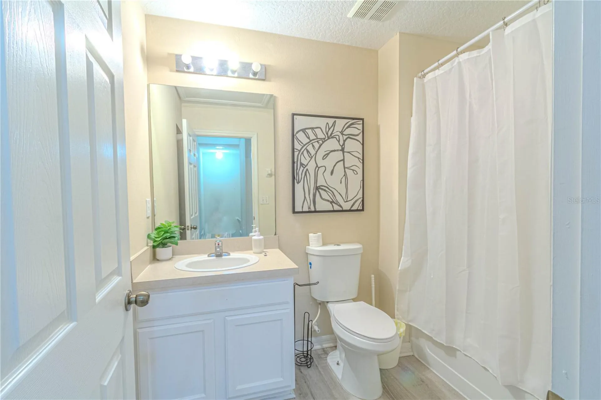 8502 Crystal Cove Loop Kissimmee FL 34747