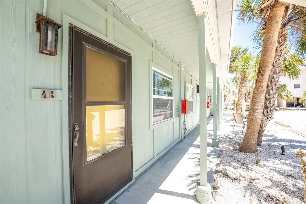 5041 N Beach Road Englewood FL 34223