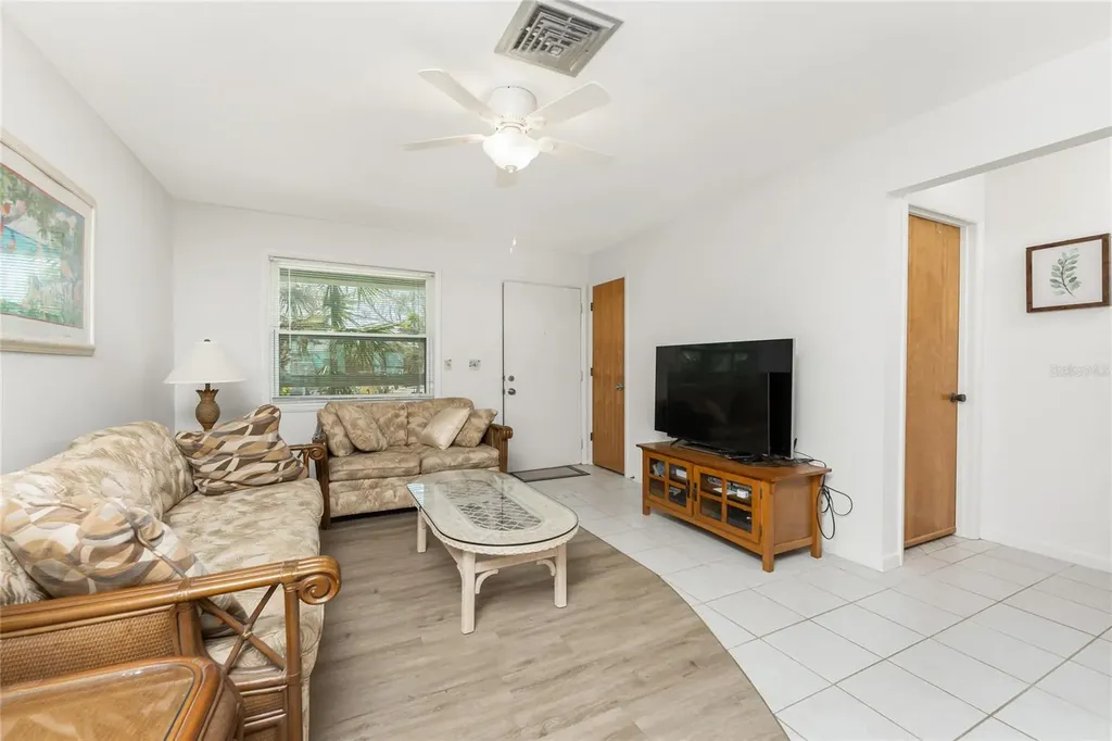 5041 N Beach Road Englewood FL 34223