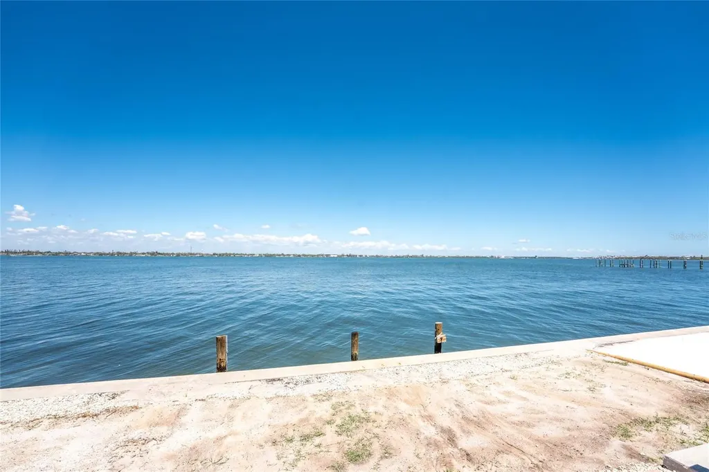 5041 N Beach Road Englewood FL 34223