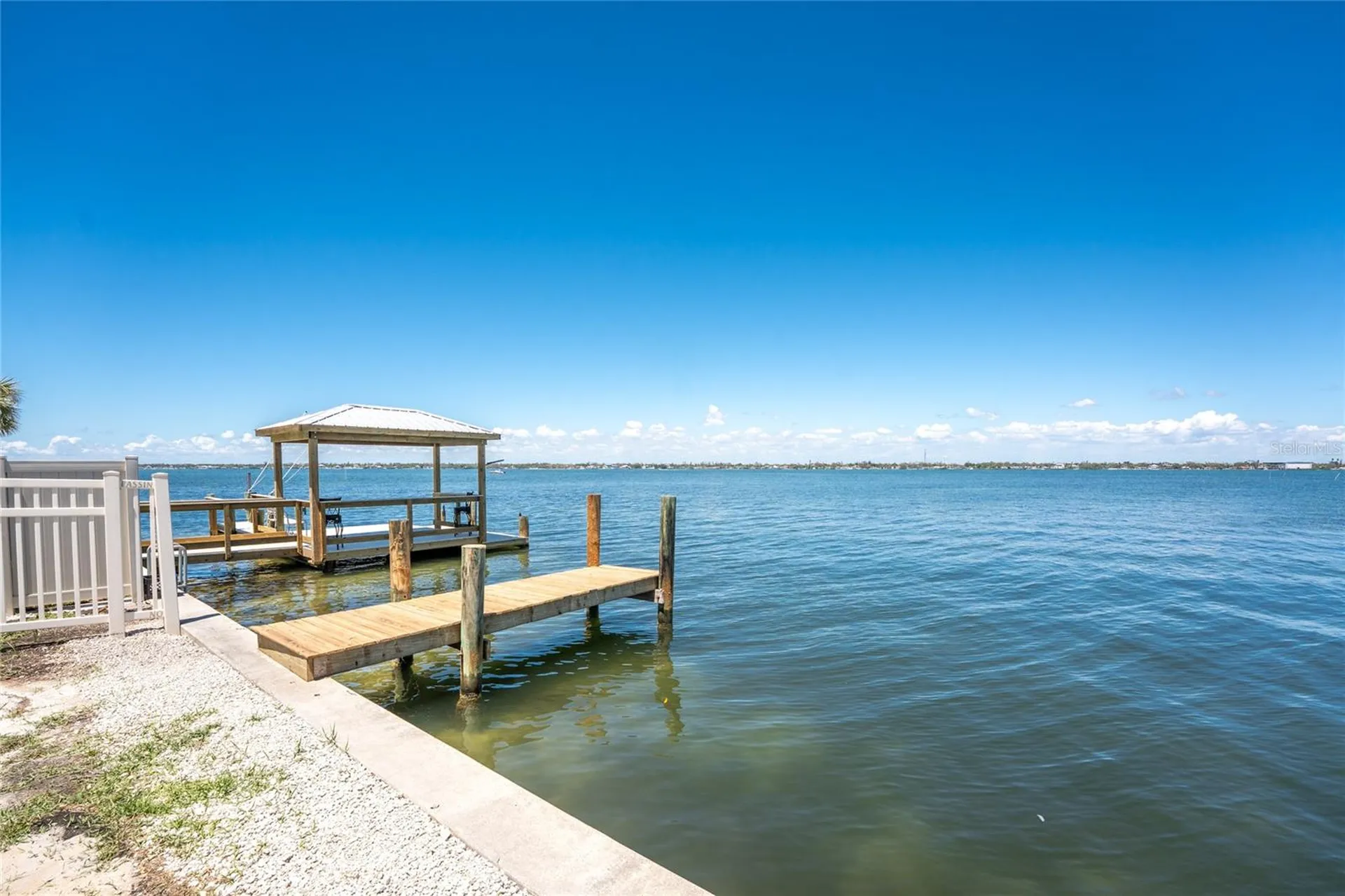 5041 N Beach Road Englewood FL 34223