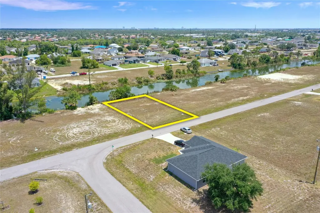 3023 NE 5th Place Cape Coral FL 33909
