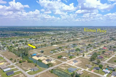 3023 NE 5th Place Cape Coral FL 33909