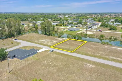 3023 NE 5th Place Cape Coral FL 33909