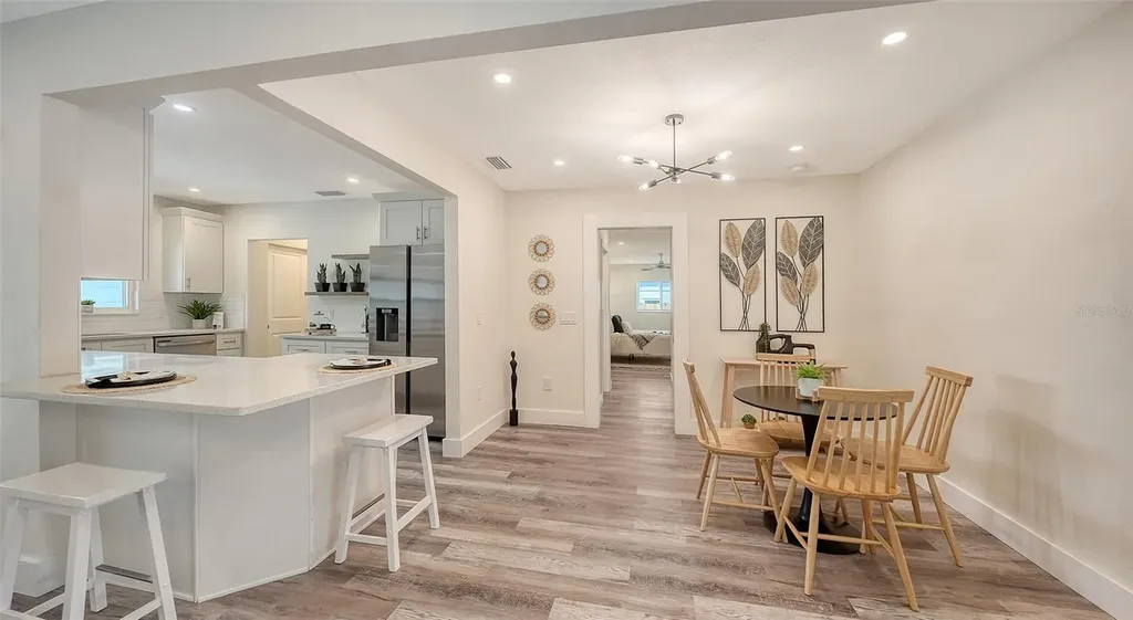 2825 Pinecrest Street Sarasota FL 34239