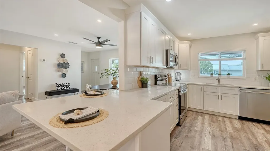 2825 Pinecrest Street Sarasota FL 34239