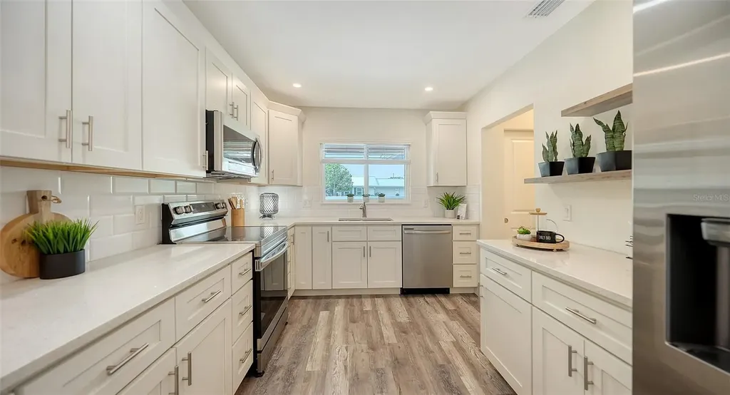 2825 Pinecrest Street Sarasota FL 34239
