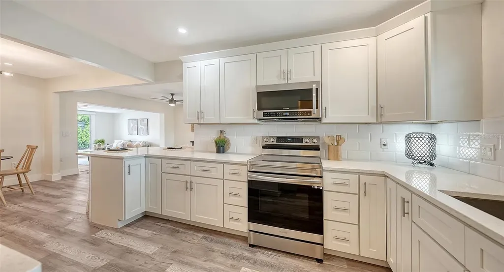 2825 Pinecrest Street Sarasota FL 34239