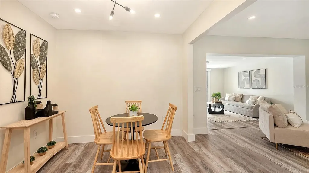 2825 Pinecrest Street Sarasota FL 34239