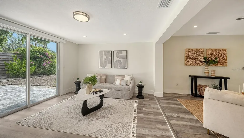 2825 Pinecrest Street Sarasota FL 34239