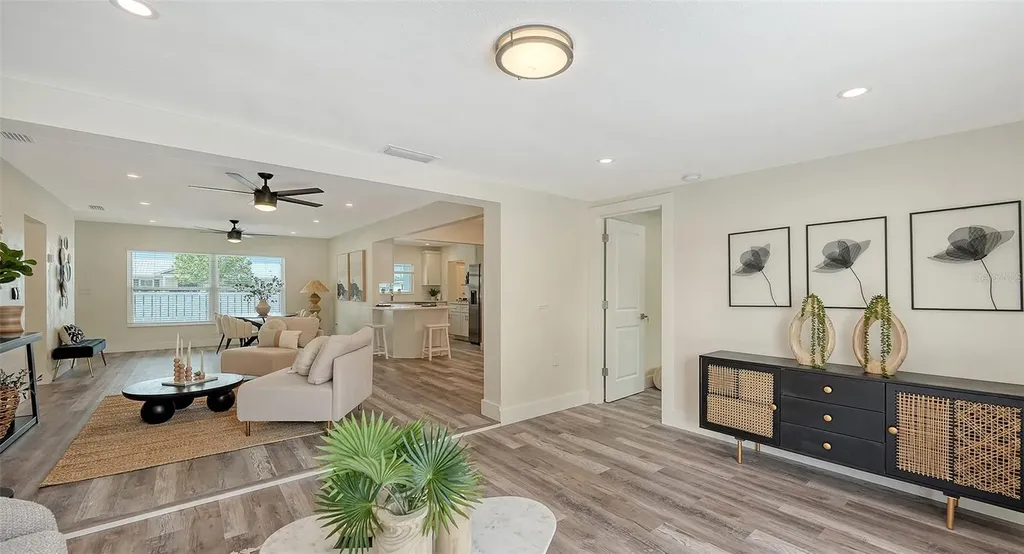 2825 Pinecrest Street Sarasota FL 34239