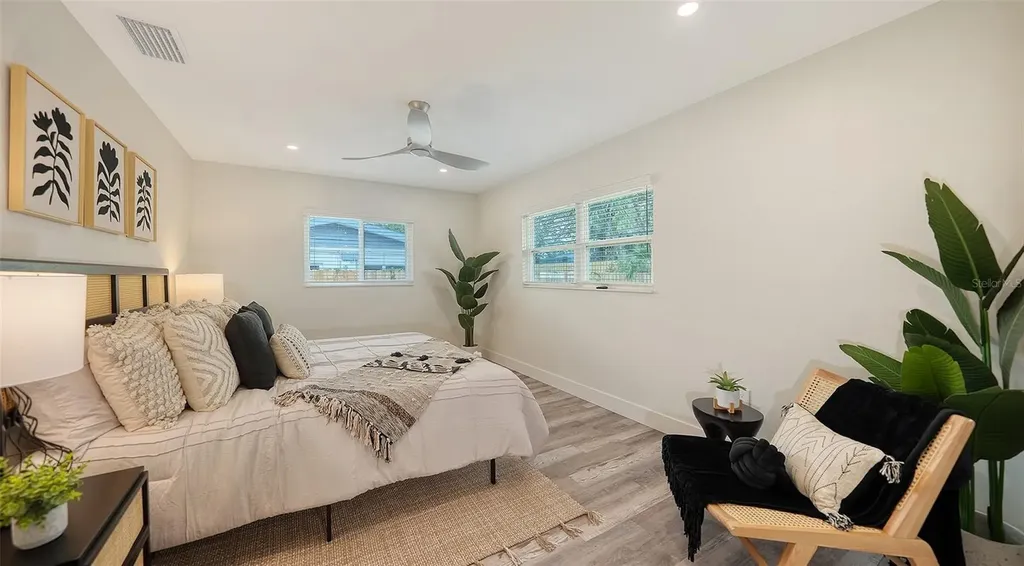 2825 Pinecrest Street Sarasota FL 34239