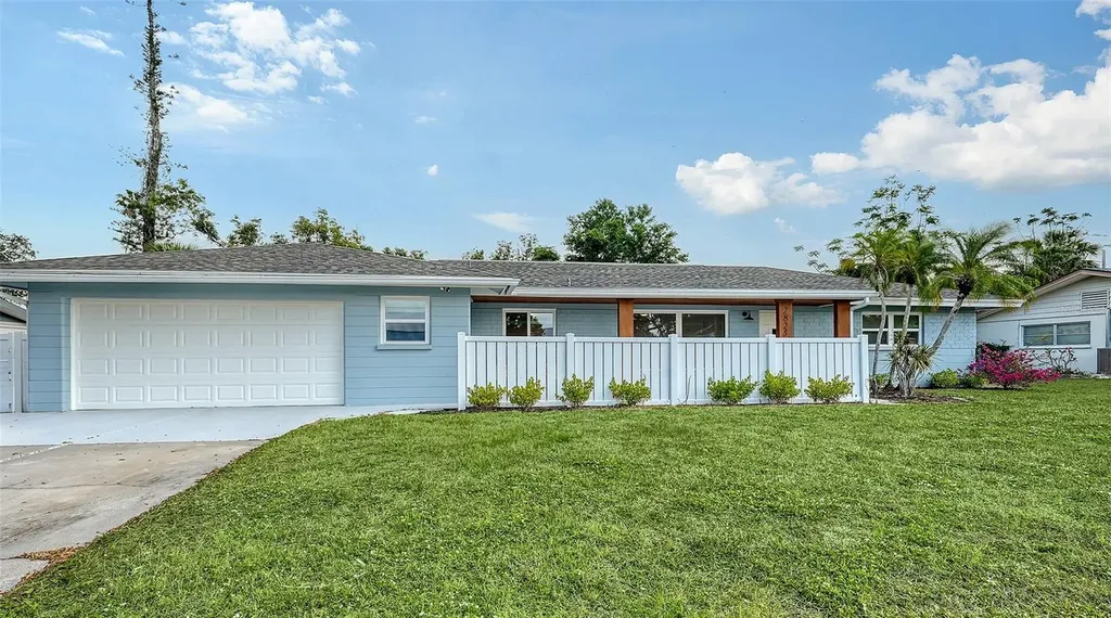 2825 Pinecrest Street Sarasota FL 34239
