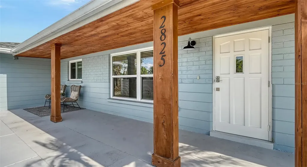 2825 Pinecrest Street Sarasota FL 34239