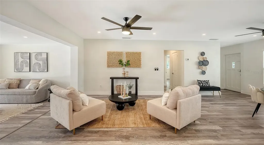 2825 Pinecrest Street Sarasota FL 34239