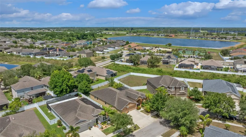 2637 Yukon Cliff Drive Ruskin FL 33570