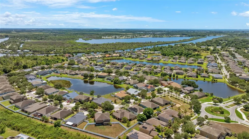 2637 Yukon Cliff Drive Ruskin FL 33570