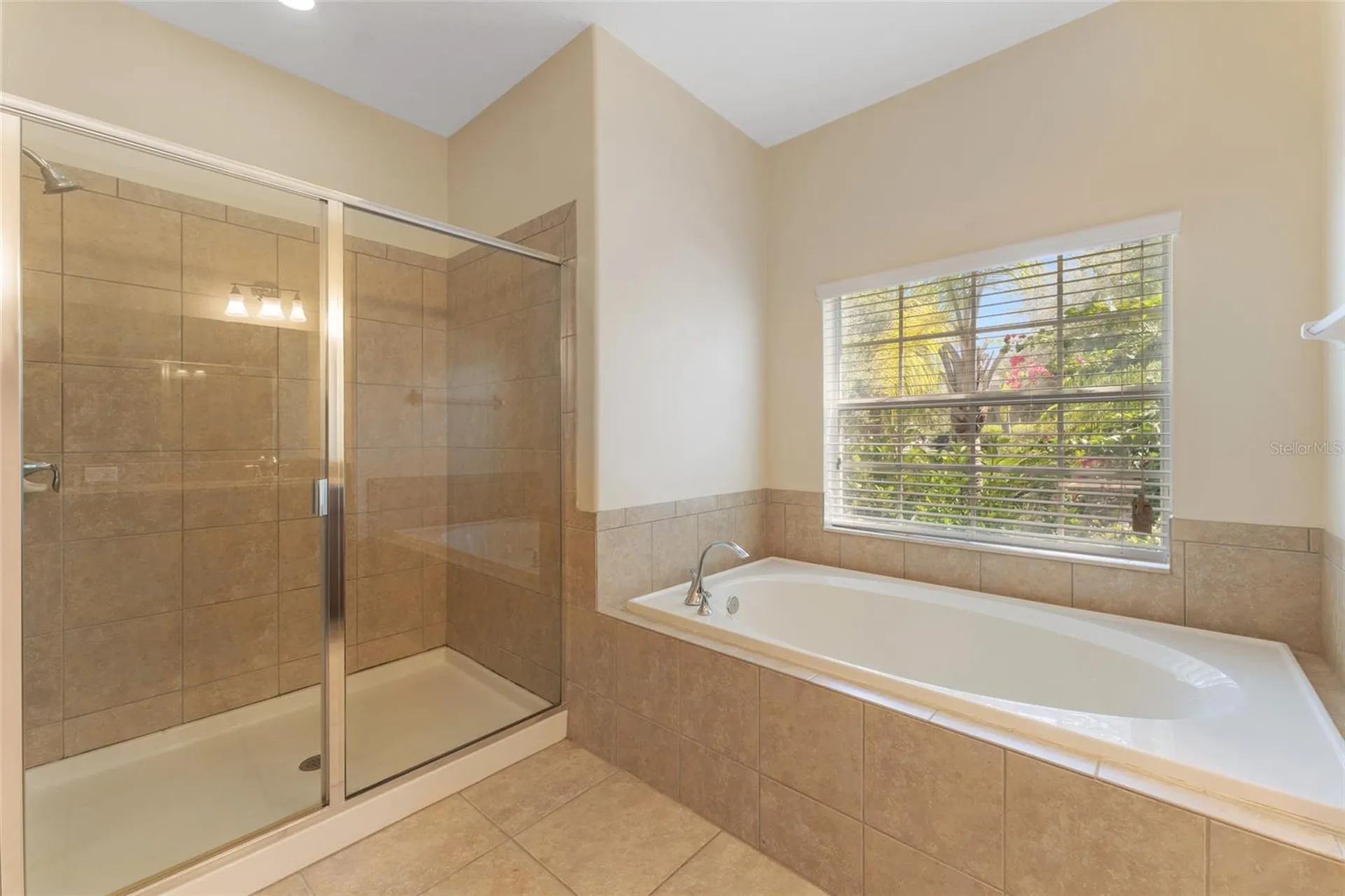 2637 Yukon Cliff Drive Ruskin FL 33570