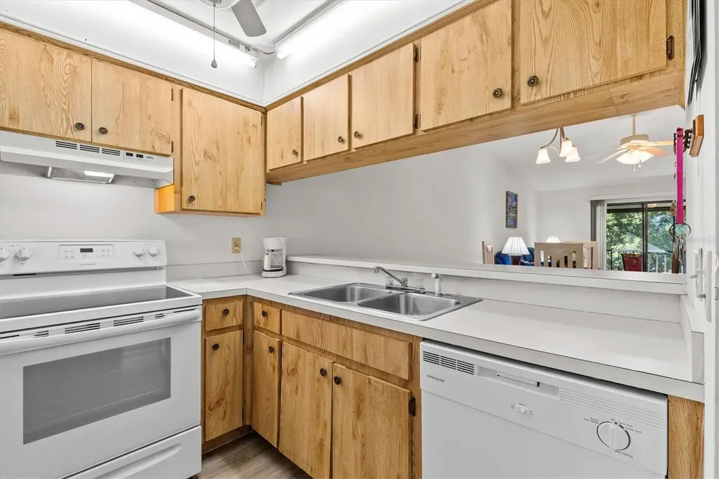 39650 Us Highway 19 N Tarpon Springs FL 34689