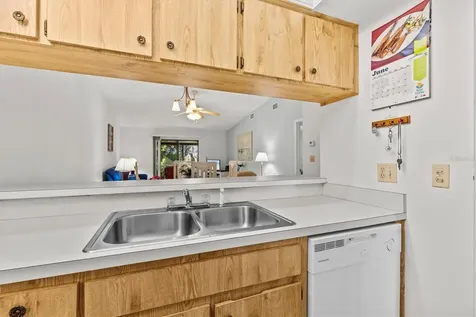 39650 Us Highway 19 N Tarpon Springs FL 34689