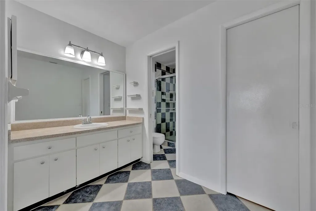 8710 54th Avenue W Bradenton FL 34210