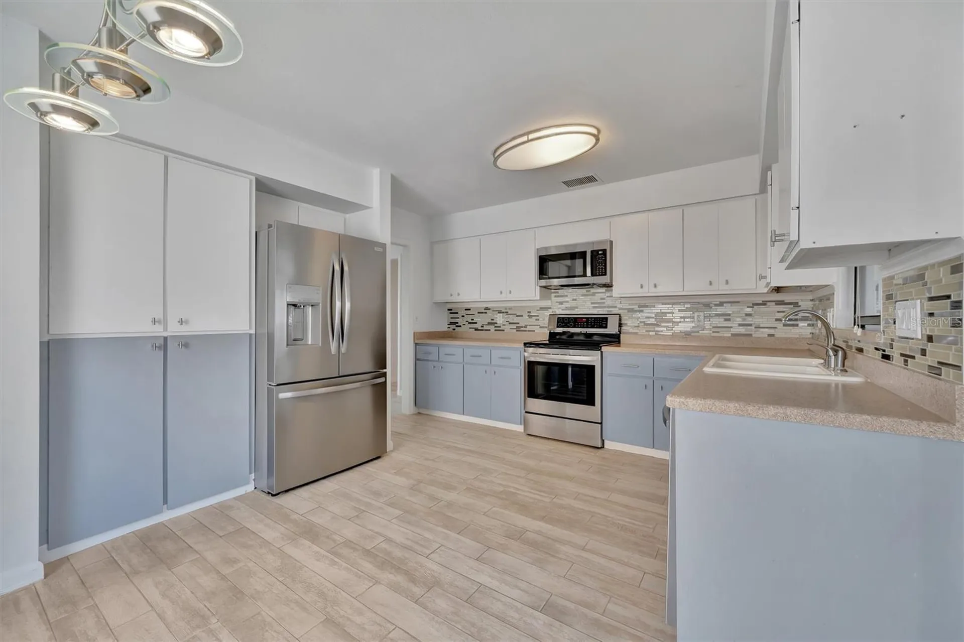 8710 54th Avenue W Bradenton FL 34210