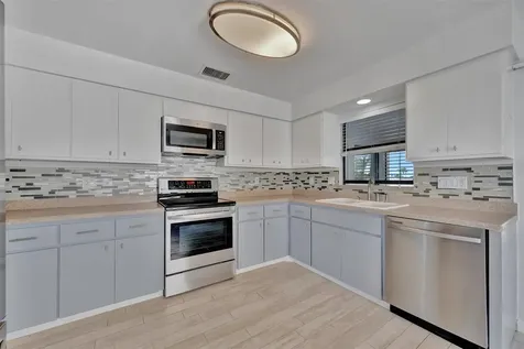 8710 54th Avenue W Bradenton FL 34210