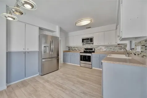 8710 54th Avenue W Bradenton FL 34210
