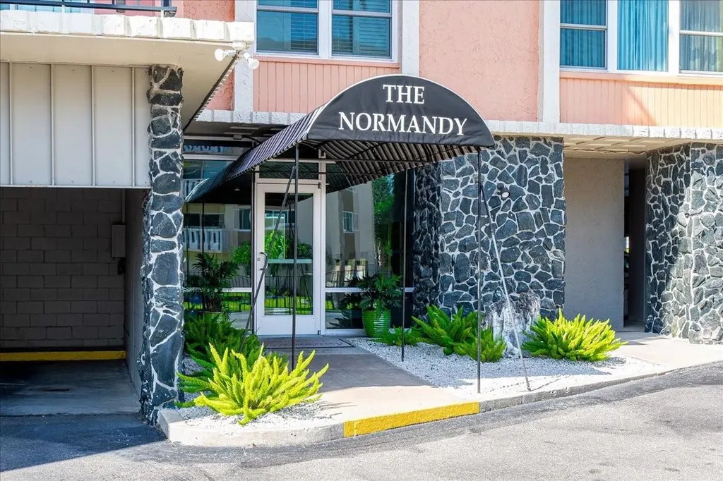 1120 N Shore Drive NE St Petersburg FL 33701